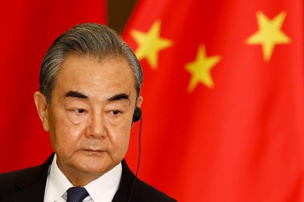 天载配资 王毅外长一周出访两国，关键时刻，中方的“大后方”不能出差错